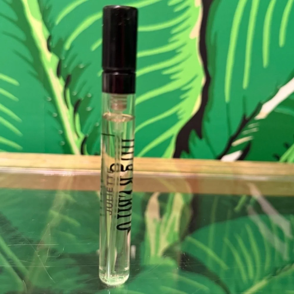 NWT Juliette Has A Gun Juliette 5mL Mini Travel Spray